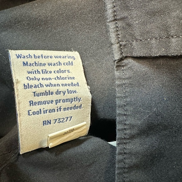 Croft & Barrow Men's Black Button-Down Shirt - Picture 8 of 8